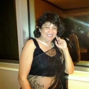 Meet your Posher, Debi